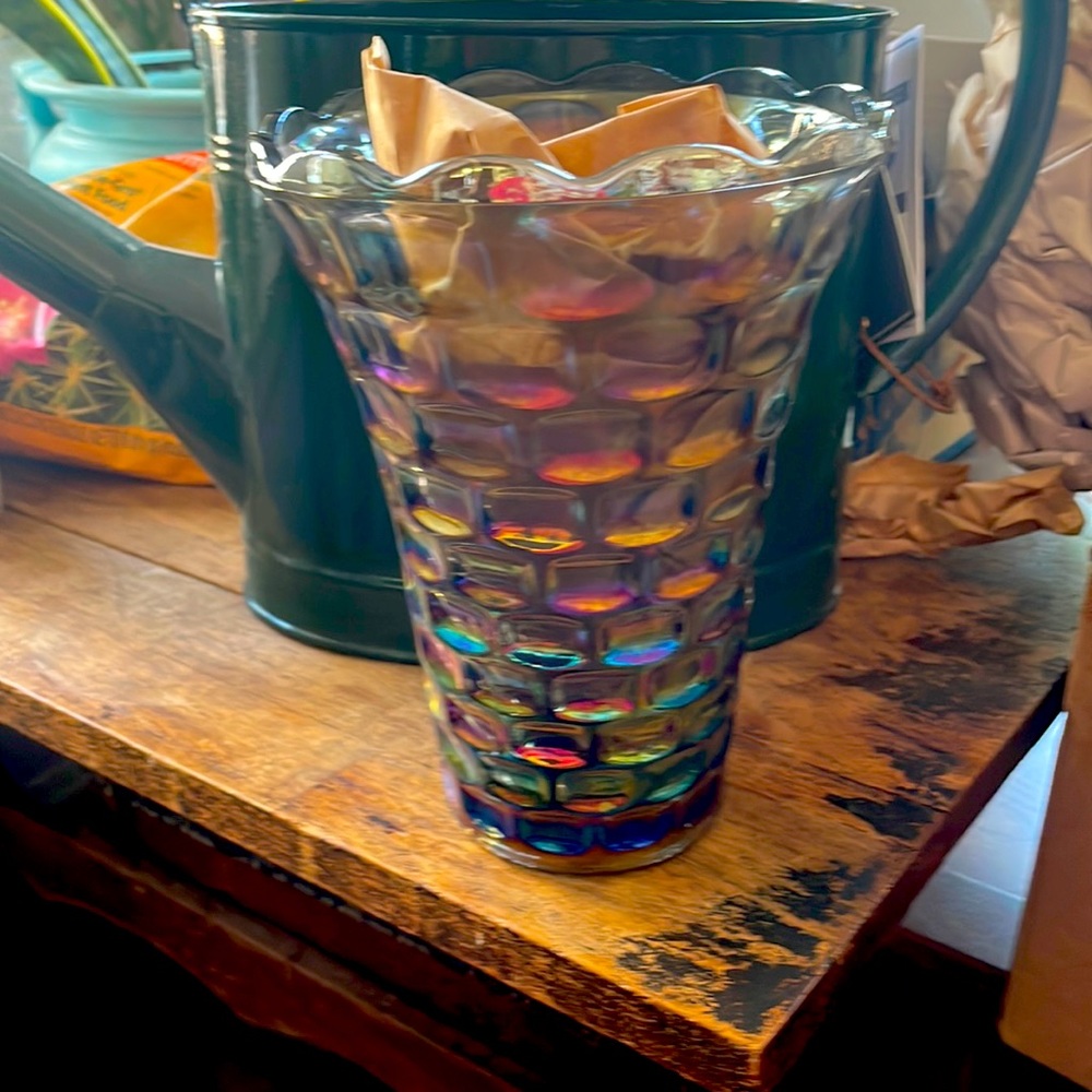 Vase carnival glass